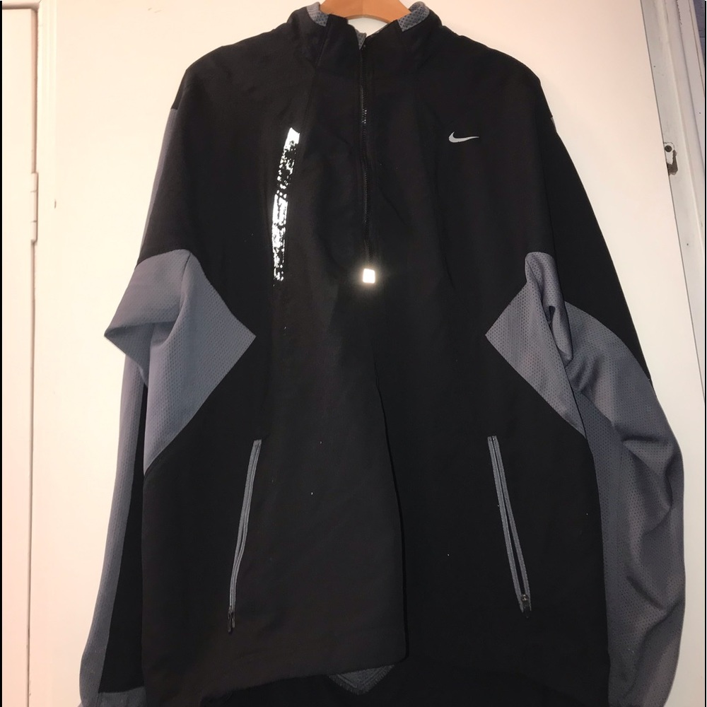 NIKE SWEATER